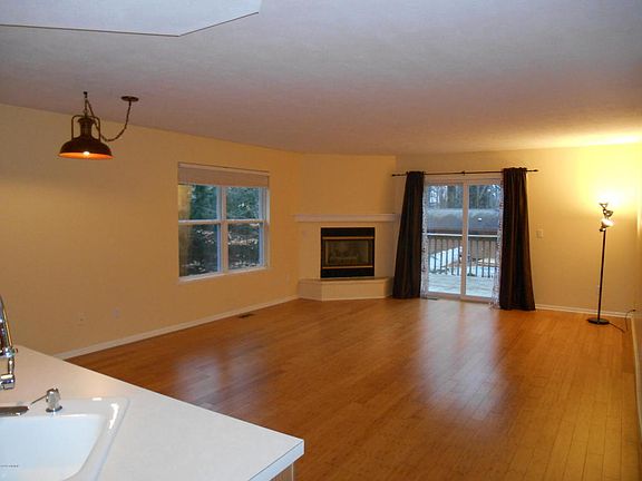 2nd image of 342 Marquette Ave