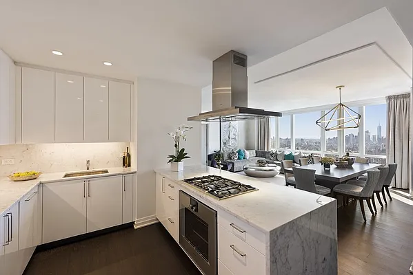 Sold by Silk Realty Group LLC | media 4