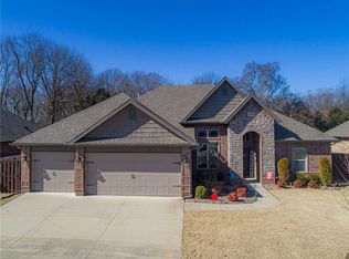 1705 NE Steinbeck Dr, Bentonville, AR 72712