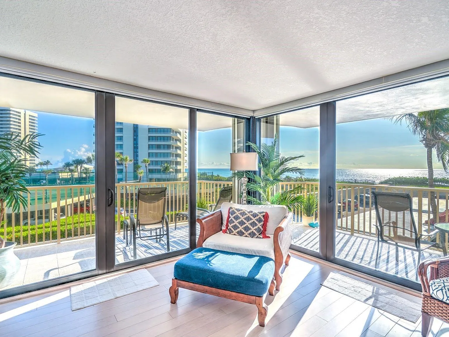 2 bed, 2.0 bath, 1330 sqft, $4,750 — Photo 4