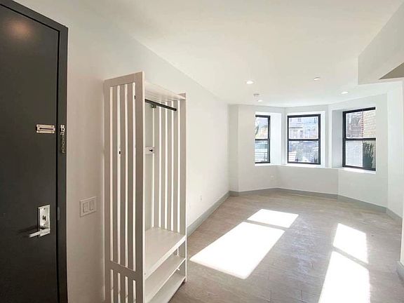 5th image of 287 Hawthorne St #1A