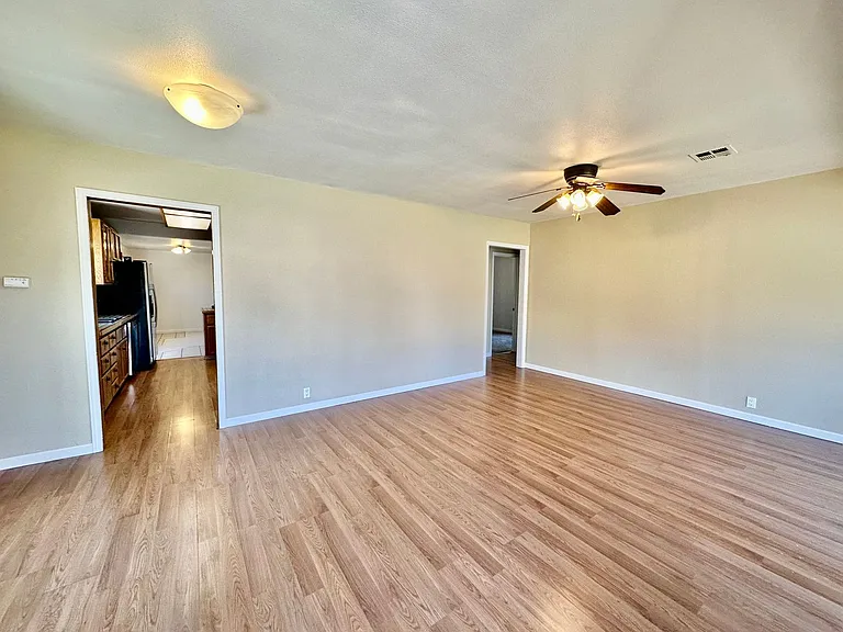 4616 Peck Dr — Photo 6