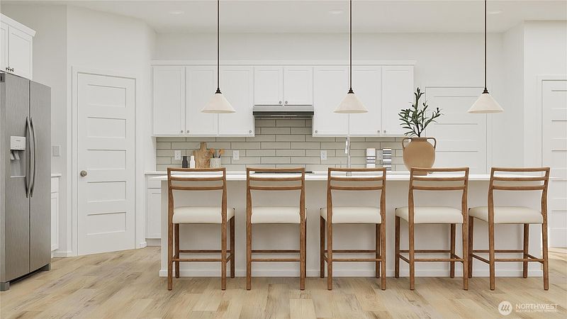 4th image of 8407 44th Place NE