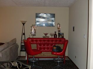 1500 Rock Run Dr APT 2B, Crest Hill, IL 60403