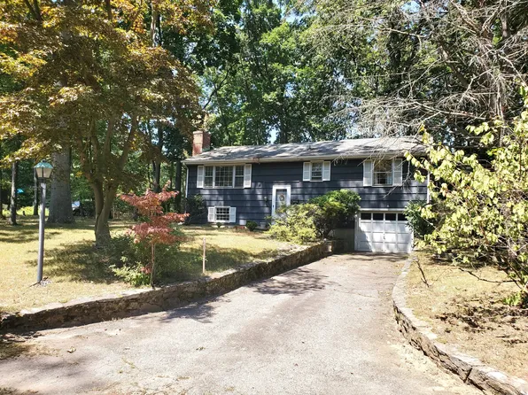 26 Hiawatha Lane Extension, Westport, CT 06880