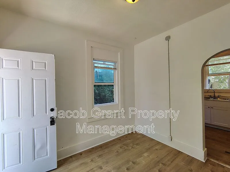1 bed, 1.0 bath, 400 sqft, $675 — Photo 2