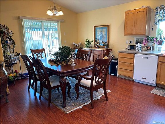 3rd image of 4543 Cole Ct SE