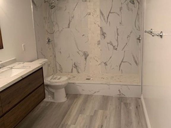 4th image of 4655 Maplewood Ave Ste 201