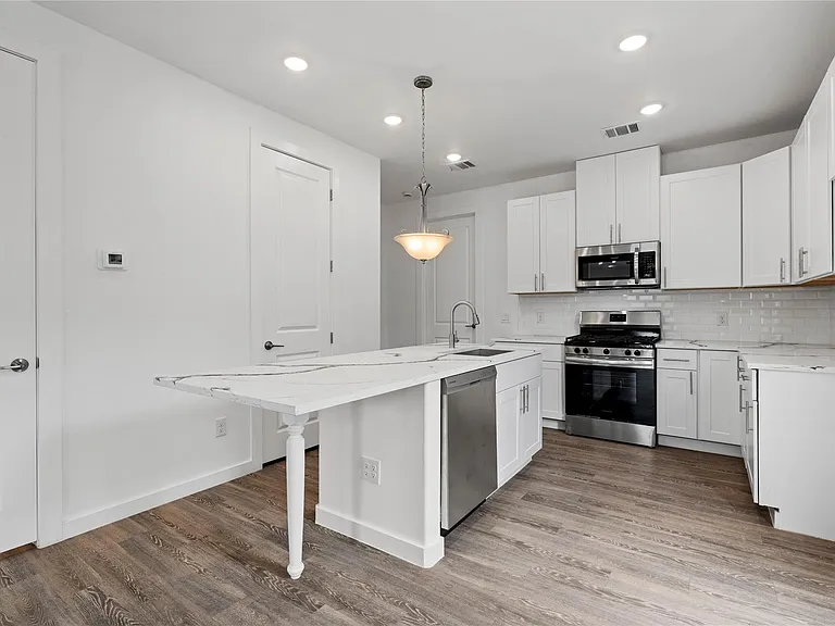 8001 Talton St #B — Photo 5