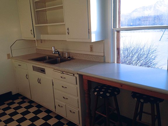 kitchen (counter has been updated since this photo was taken), see the view of pioneer peak out the window!