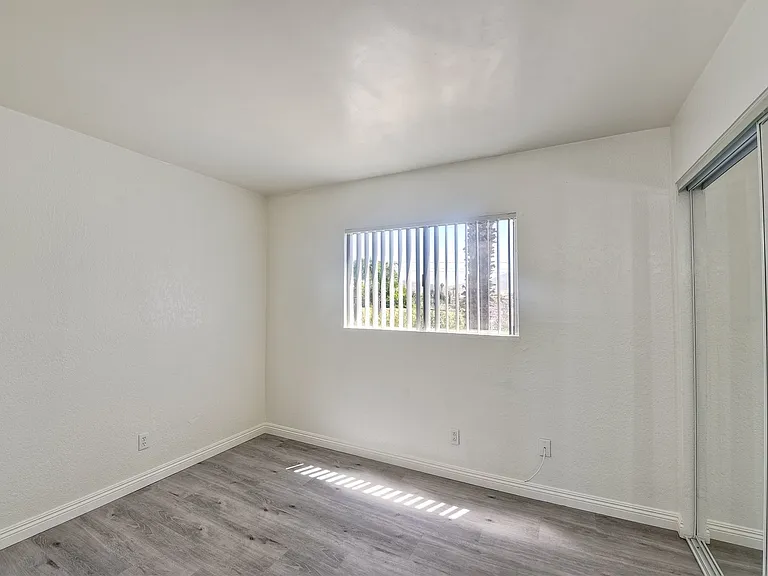 415 Grand Ave #2 — Photo 9