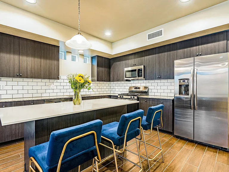 864 E Park Modern Dr — Photo 11