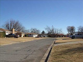 2nd image of 4352 Woodedge Dr
