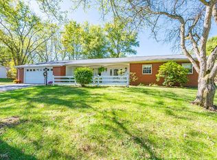 7401 Elmwood Dr, Lisbon, OH 44432