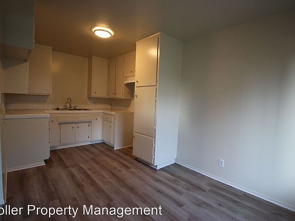 3rd image of 2625 Meeker Ave #6