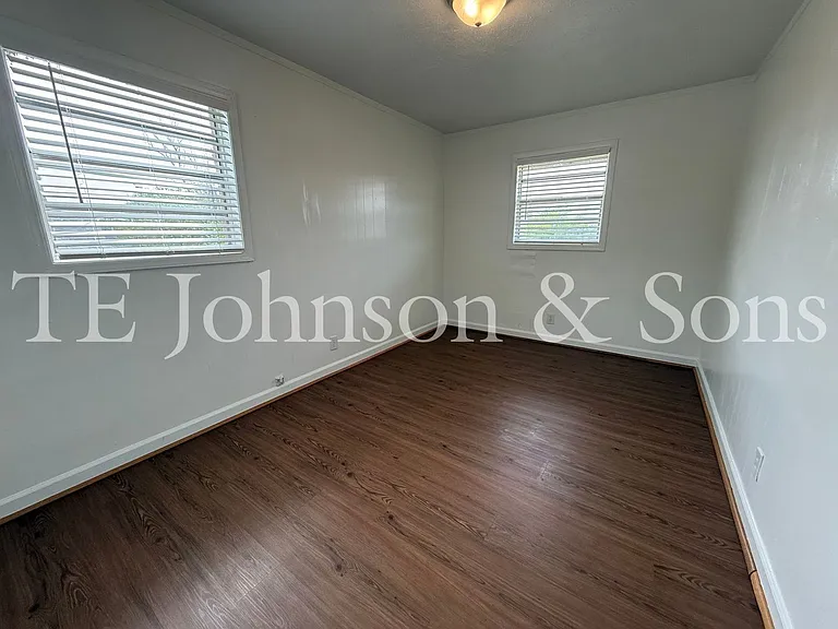 1137 N Cameron Ave #C — Photo 10