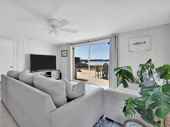 5th image of 5818 Heckscher Dr