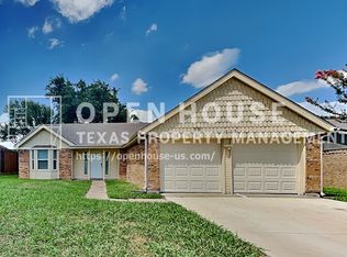 415 Lemon Dr, Arlington, TX 76018
