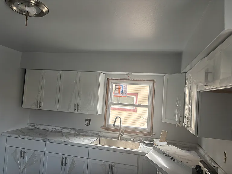 N 61st St — Photo 10
