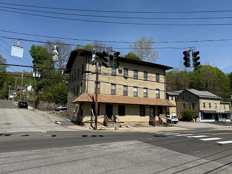 279 Main St #8 — Photo 12