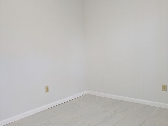 5th image of 203 Forest Dr APT 3