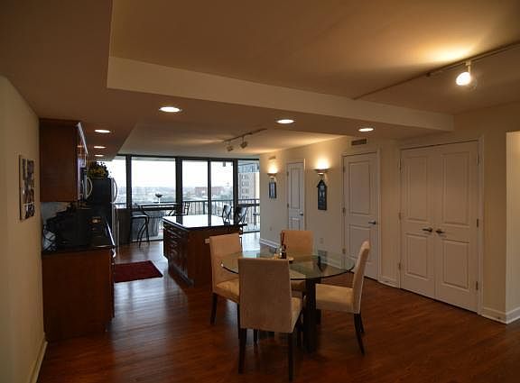 4th image of 600 E Admiral 1601 Blvd