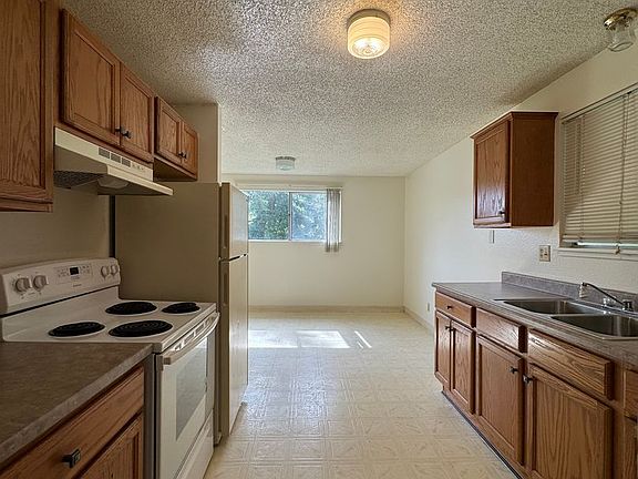 3rd image of 4662 Valley East Blvd Unit 2