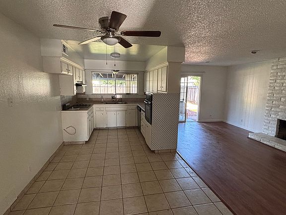 3rd image of 4504 N Garden Ave