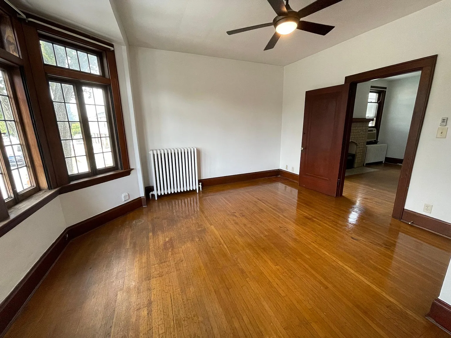 1 bed, 950 sqft, $1,025 — Photo 2