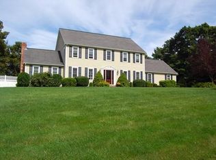 10 Holly Tree Dr, Kingston, MA 02364