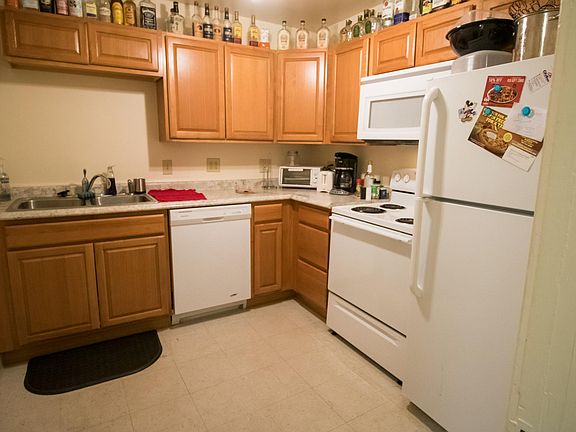 3rd image of 238 Pierce St APT 2