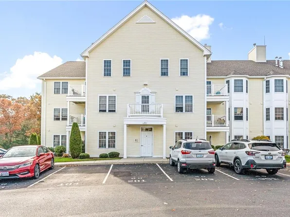 40 Saw Mill Dr #101, North Kingstown, RI 02852