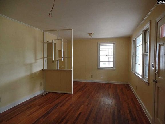 4th image of 2114 Dupont Dr