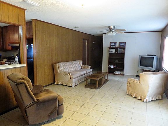 3rd image of 913 Gardner Dr