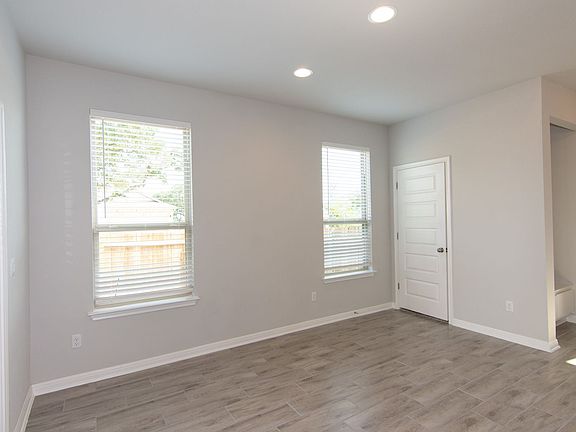 5th image of 100 Flat Creek Ct