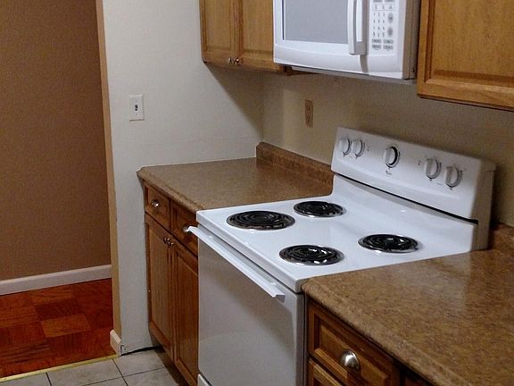 2nd image of 105 Towne House Vlg #105