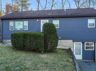 7 Maura Dr, Woburn, MA 01801