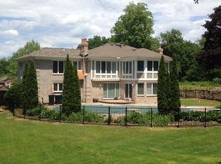 510 Kingsley Trl, Bloomfield Hills, MI 48304