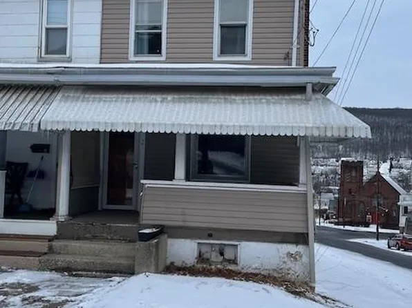 2 W Center St, Nesquehoning, PA 18240