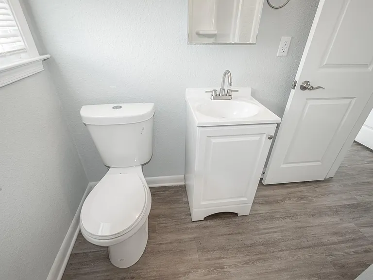 1208 W. Ocean View Apts — Photo 14