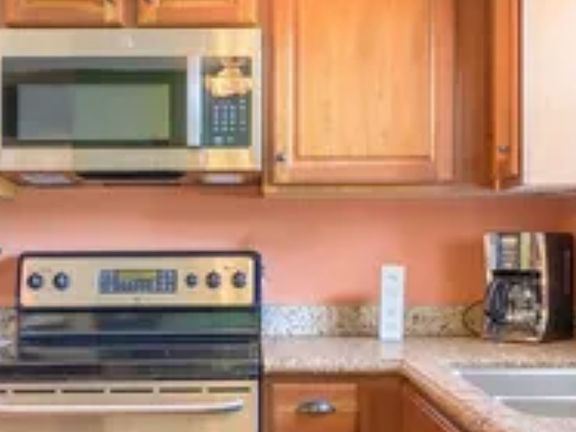 2nd image of 1 Doral Dr