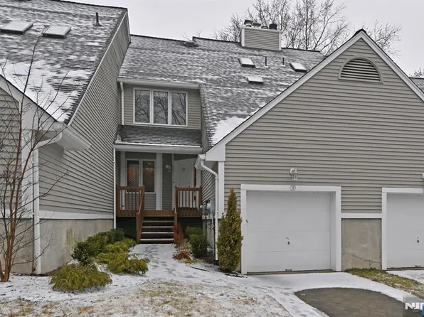 27 Reagan Way #527B, Washington Township, NJ 07676