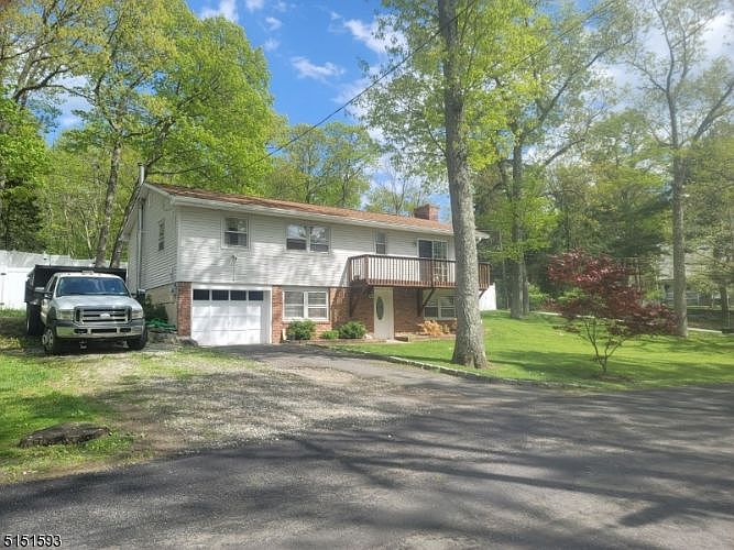 2nd image of 2 Beech Ct