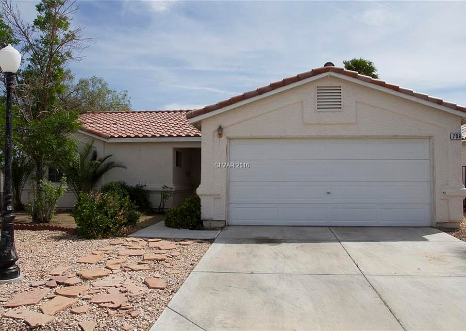 1st image of 709 Carlos Julio Ave