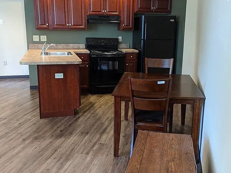 27 Washington St #102 — Photo 2
