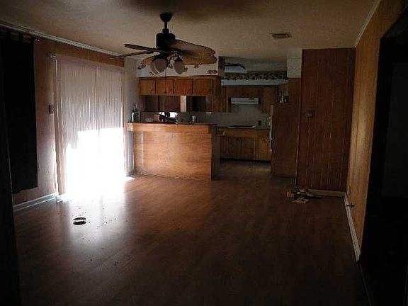 4th image of 3202 Lausanne Ave