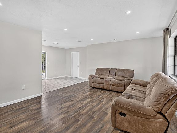 3rd image of 8968 SW 52nd Place