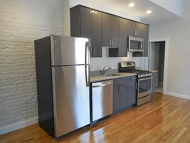 918-920 Cambridge St #1A — Photo 2
