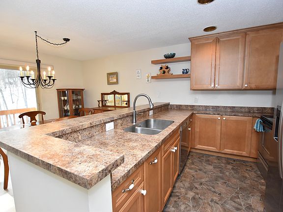5th image of 9441 S Pointe Lasalles Dr