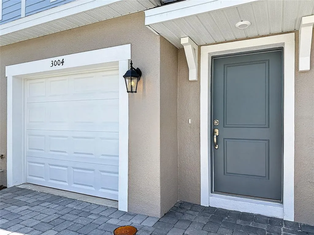 3 bed, 3.0 bath, 1451 sqft, $1,989 — Photo 3